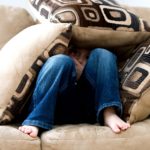 Mon enfant a peur de dormir seul : comment l’aider à passer ce cap ?