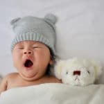 Combien d’heures de sommeil faut-il aux enfants et aux bébés ?