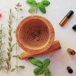 Les huiles essentielles pendant la grossesse : bonne idée ?