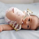 Sophie la Girafe : un jouet sécuritaire pour les nourrissons et enfants de tous âges