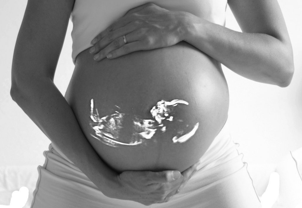 Vos droits : les 3 autorisations d'absence rémunérées pour accompagner la future maman