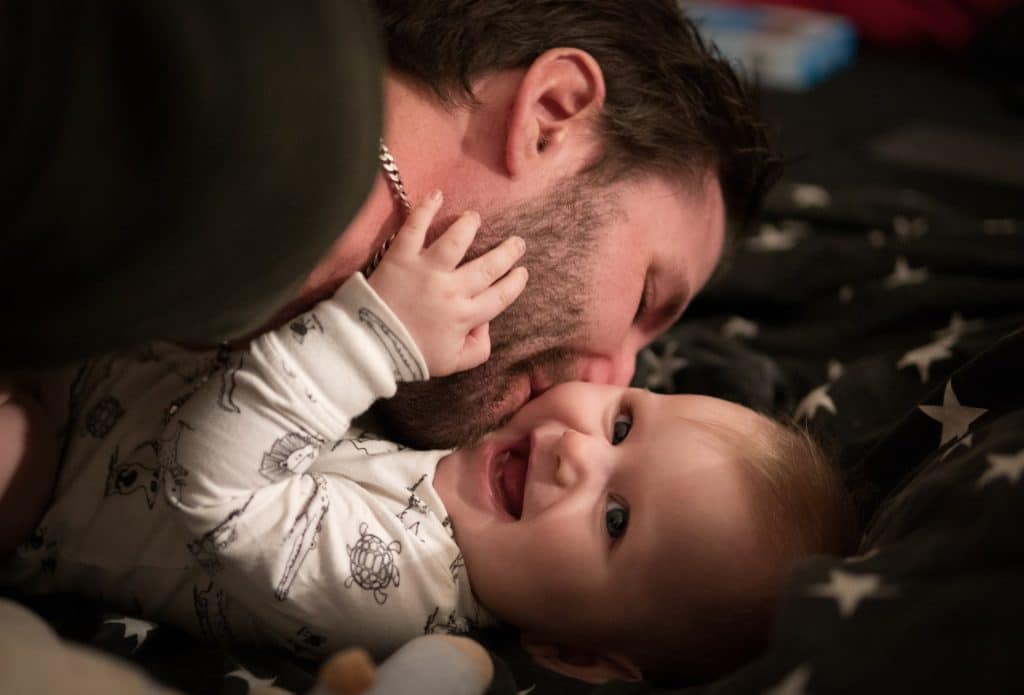 Comment enlever les taches jaunes sur les vêtements de bébé ?