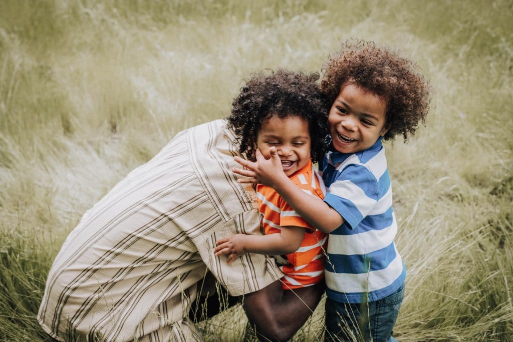 Comment apprendre le langage des signes aux enfants ?