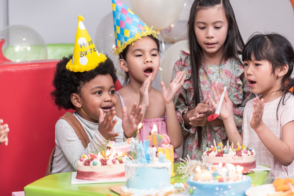 Prévoir des activités pour dehors mais aussi pour dedans !