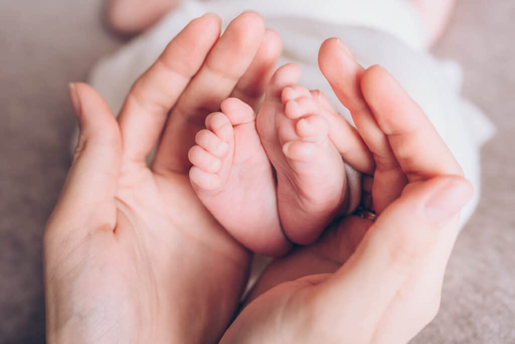 Annoncer la naissance de son petit garçon dans un joli faire-part : classique mais toujours attendu