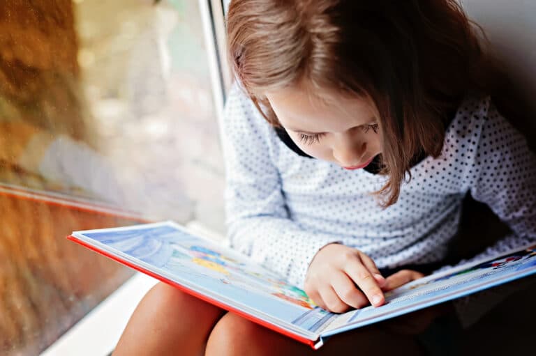 5 raisons d’inciter son enfant à lire