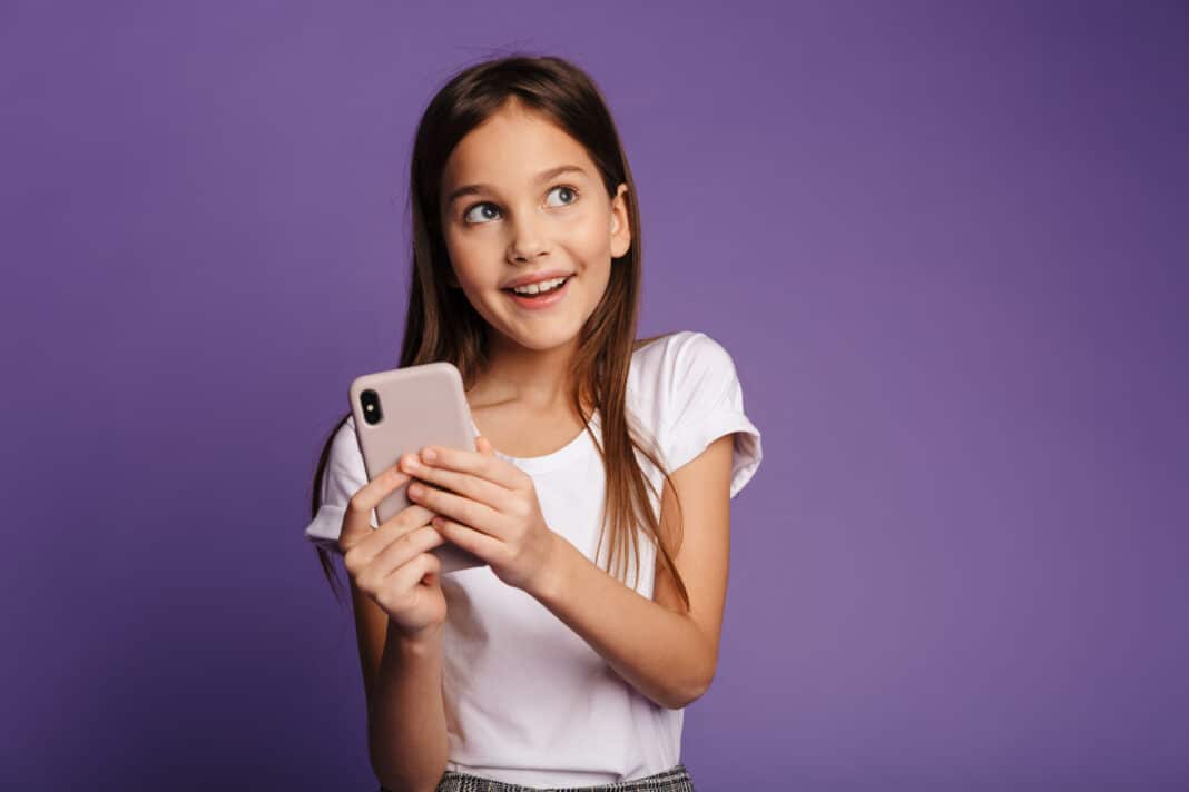 Offrir un téléphone à votre enfant : bonne ou mauvaise idée ?