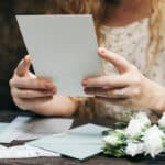 Quels sont les avantages de passer par une carterie en ligne ?