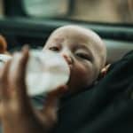 Comment choisir le lait pour bébé : un guide complet pour les parents